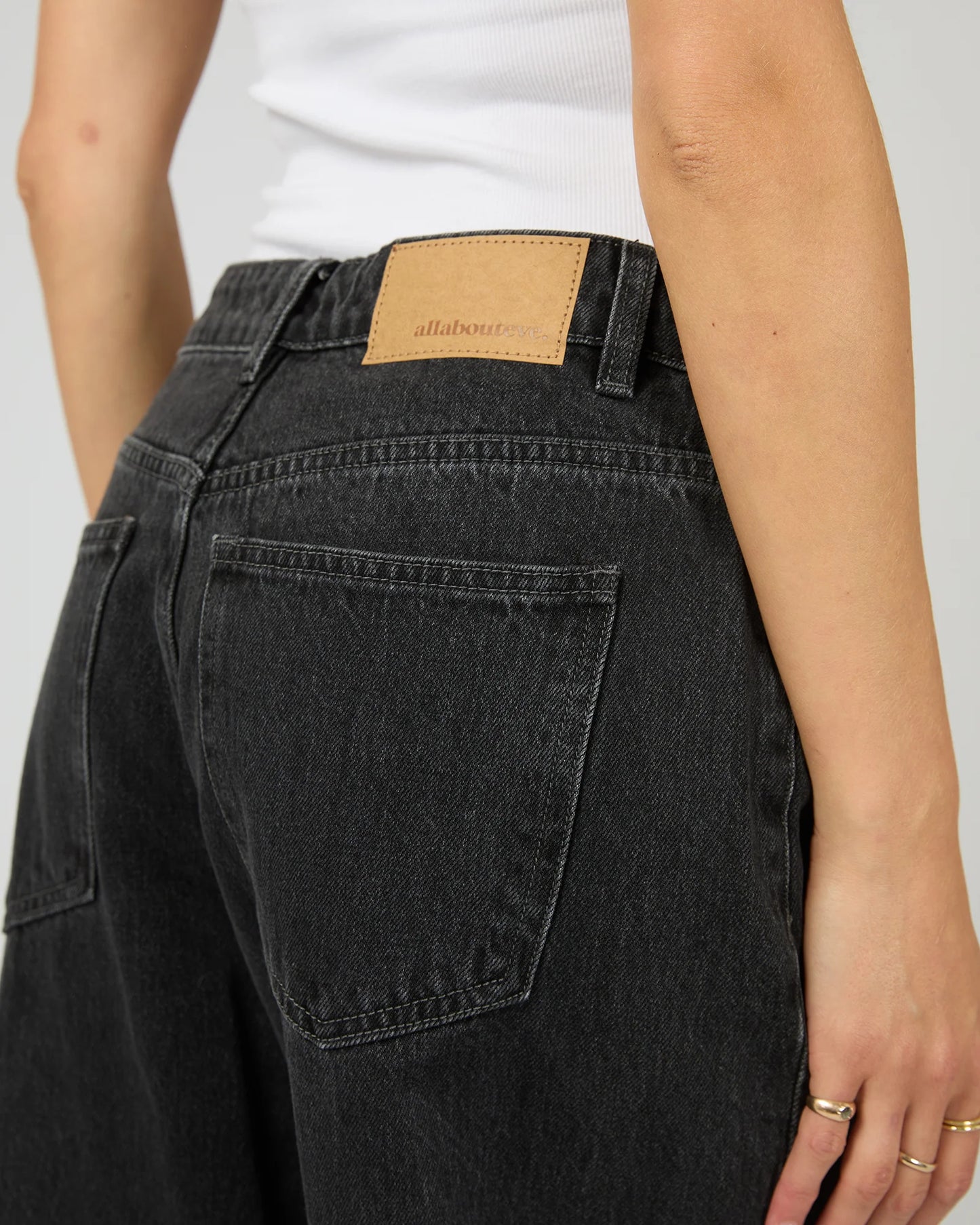 AAE || Hallie Barrell Leg Jean - Coal