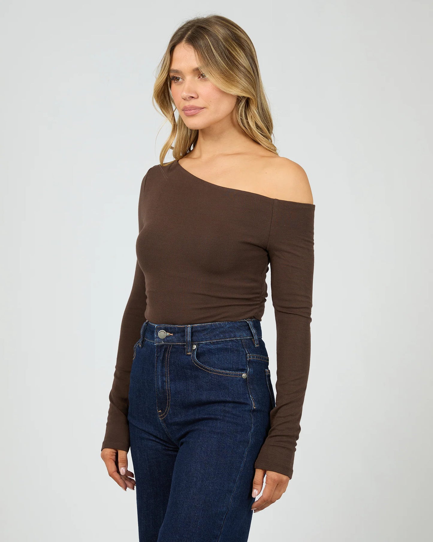 AAE || Kylie Off The Shoulder L/S Top - Brown