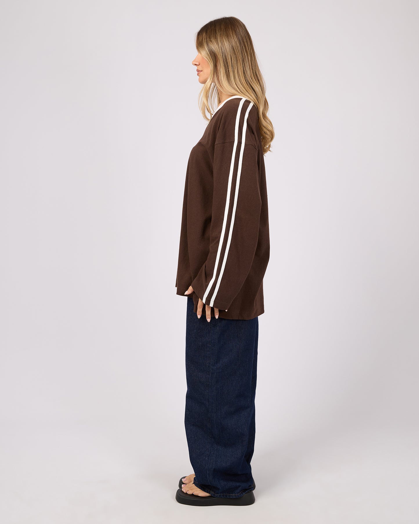 AAE || Zulu V-Neck - Brown