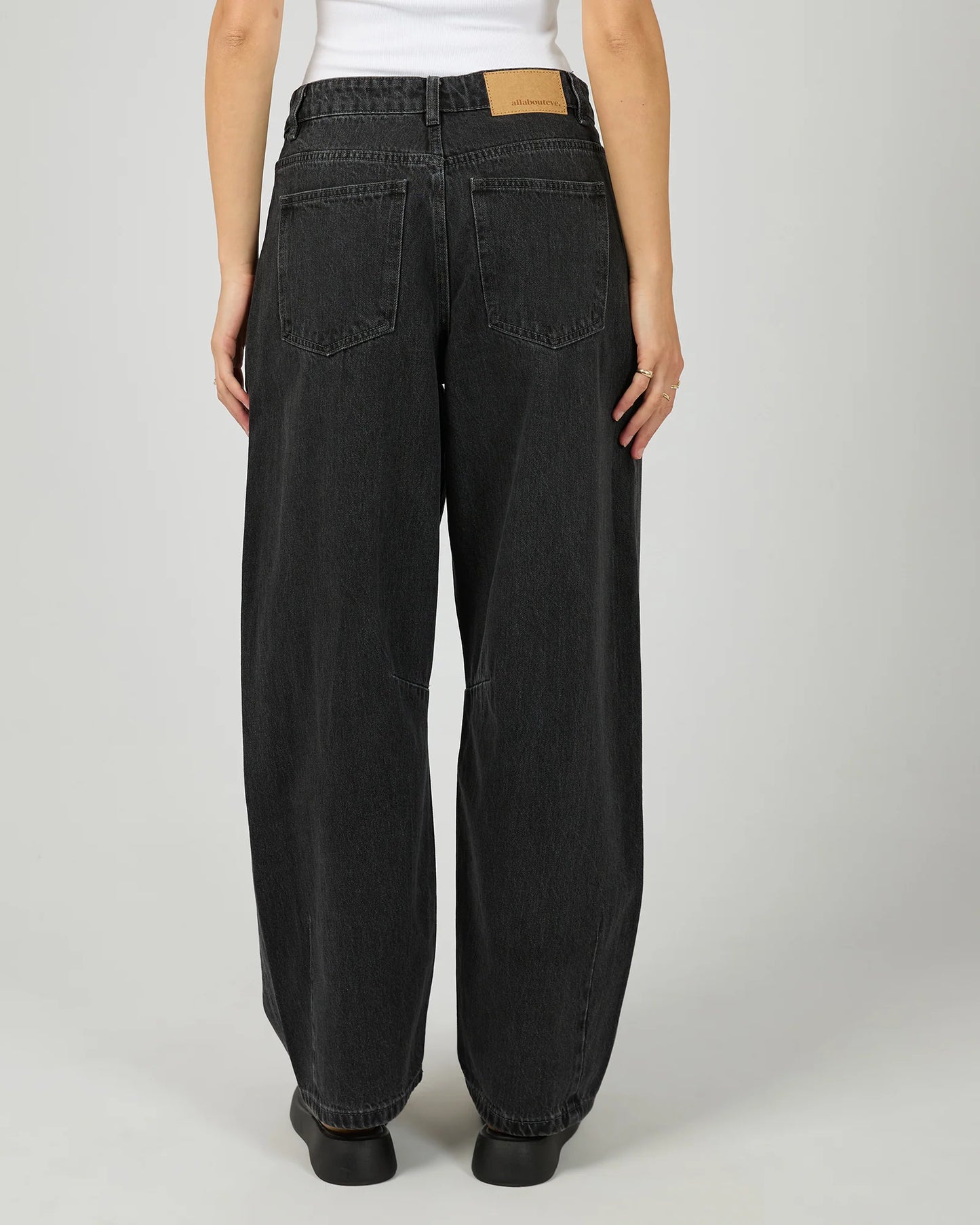 AAE || Hallie Barrell Leg Jean - Coal