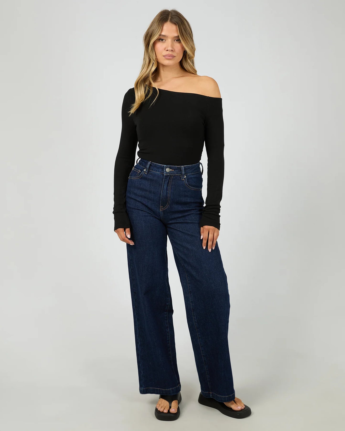 AAE || Kylie Off The Shoulder L/S Top - Black