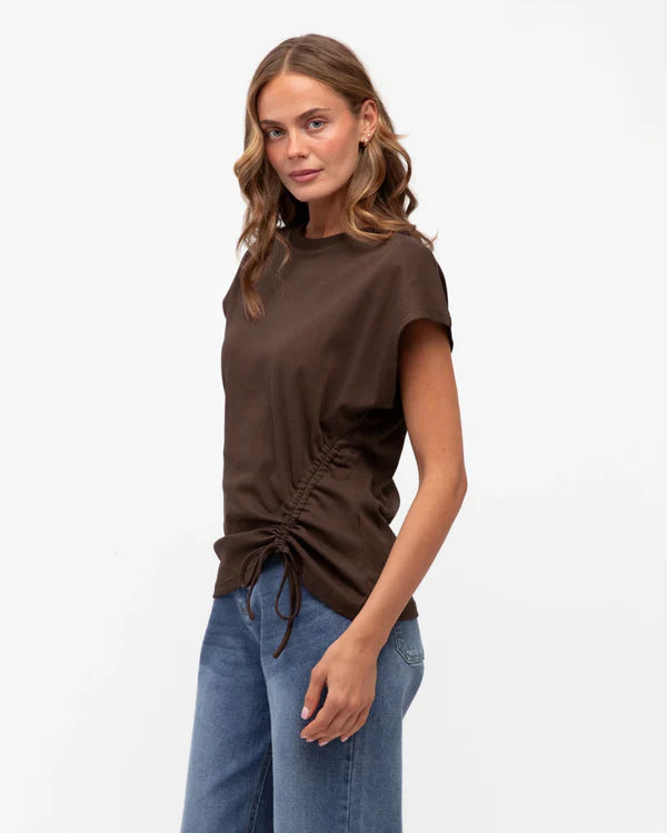 Polly Tee - Brown