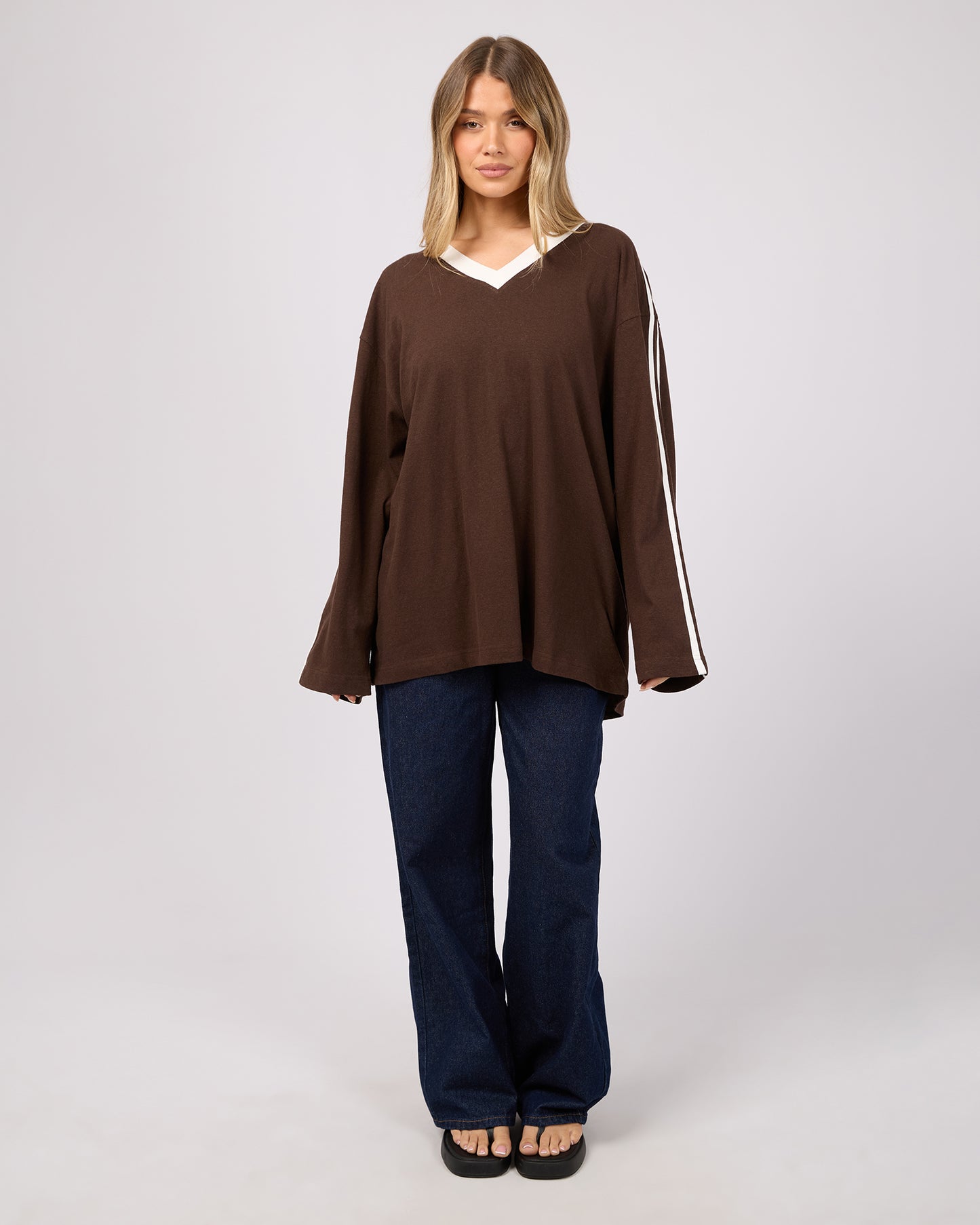 AAE || Zulu V-Neck - Brown