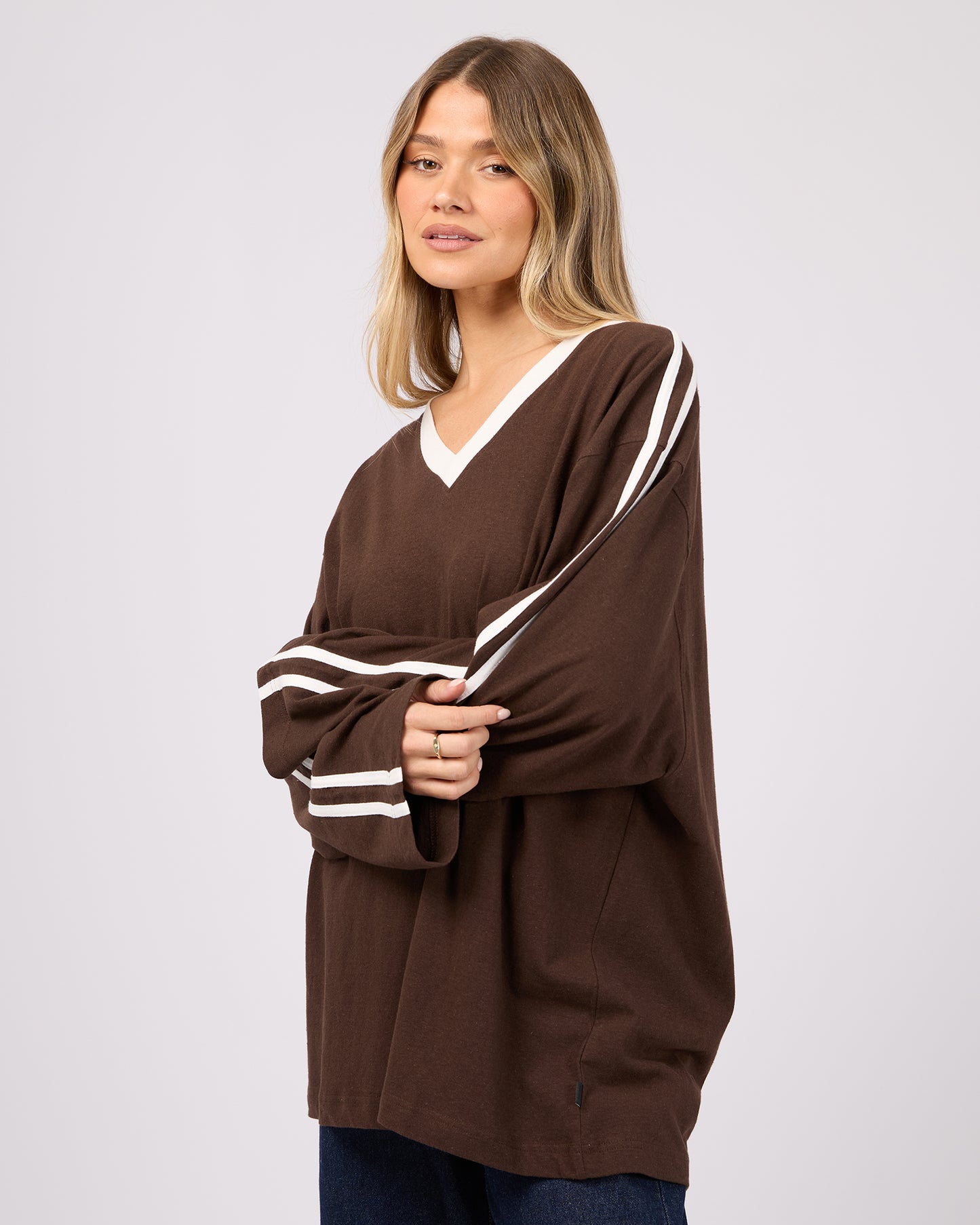 AAE || Zulu V-Neck - Brown