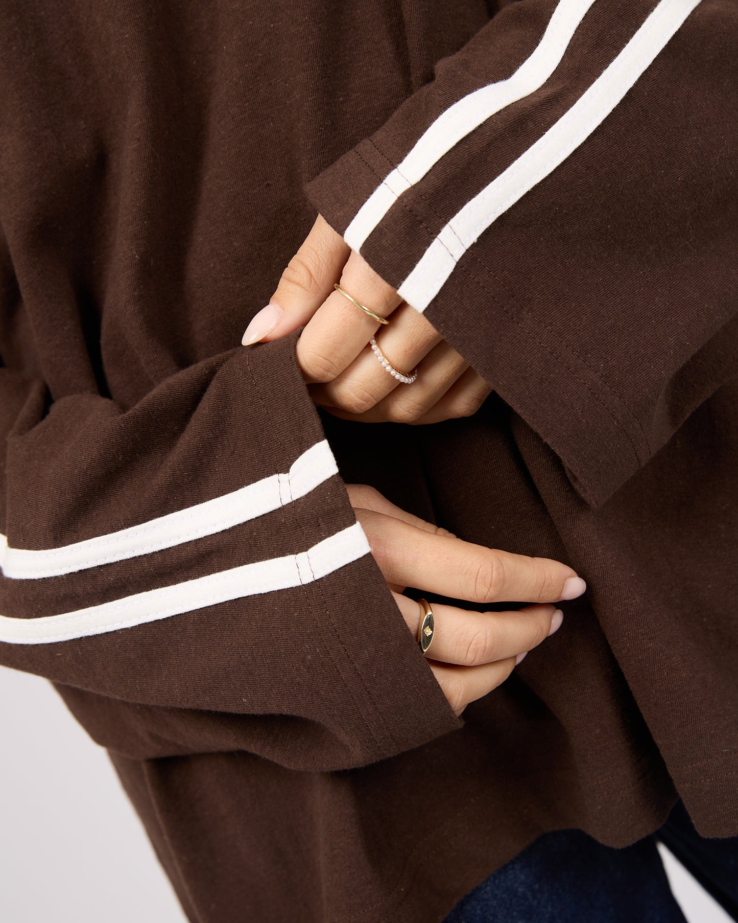AAE || Zulu V-Neck - Brown